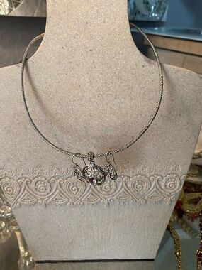 VTG AVON CHOKER CLASP NECKLACE WITH AMETHYST STONE & EARRINGS